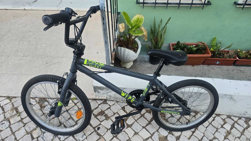 Bicicleta BMX Btwin wipe 300