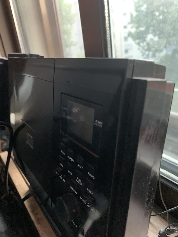 Radio cd impecavel com 2 colunas