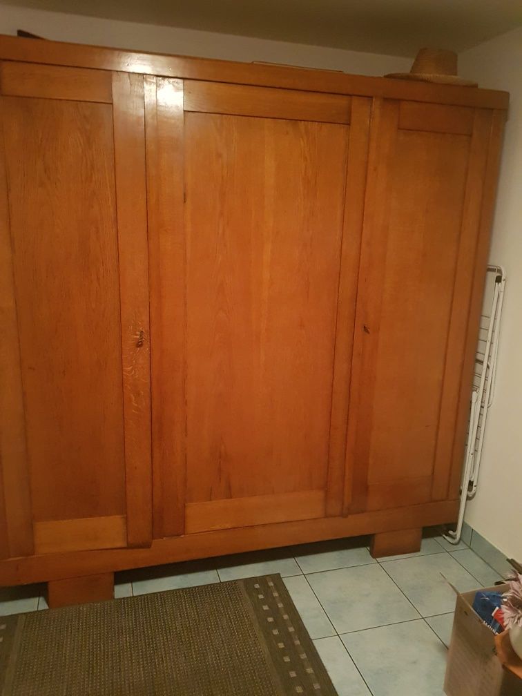Szafa jesionowy z lat 50-tych