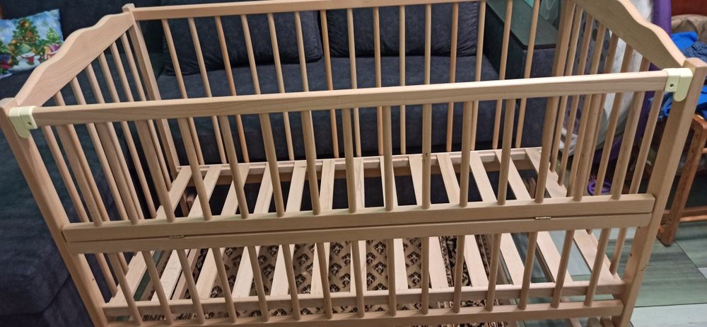 Ліжечко дитяче з матрацом, з балдахіном та 2-ма комплектами білизни