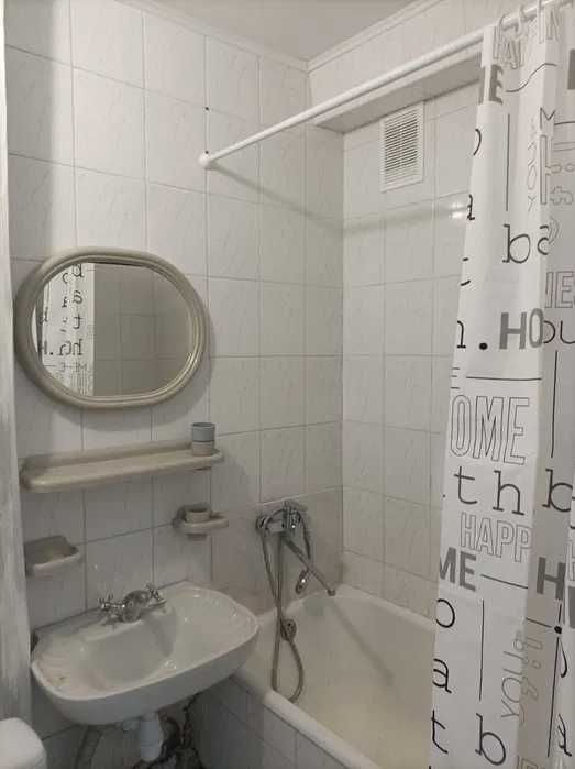 Здам 2 кімнатну квартиру в Дніпровському районі.