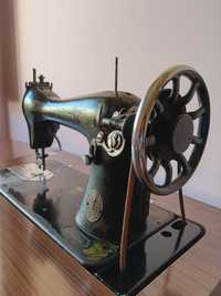 Máquina de costura Singer antiga