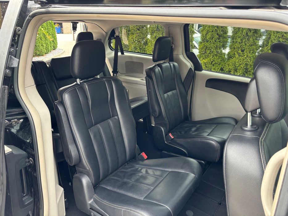 Chrysler Town & Country 3,6 rok 2013