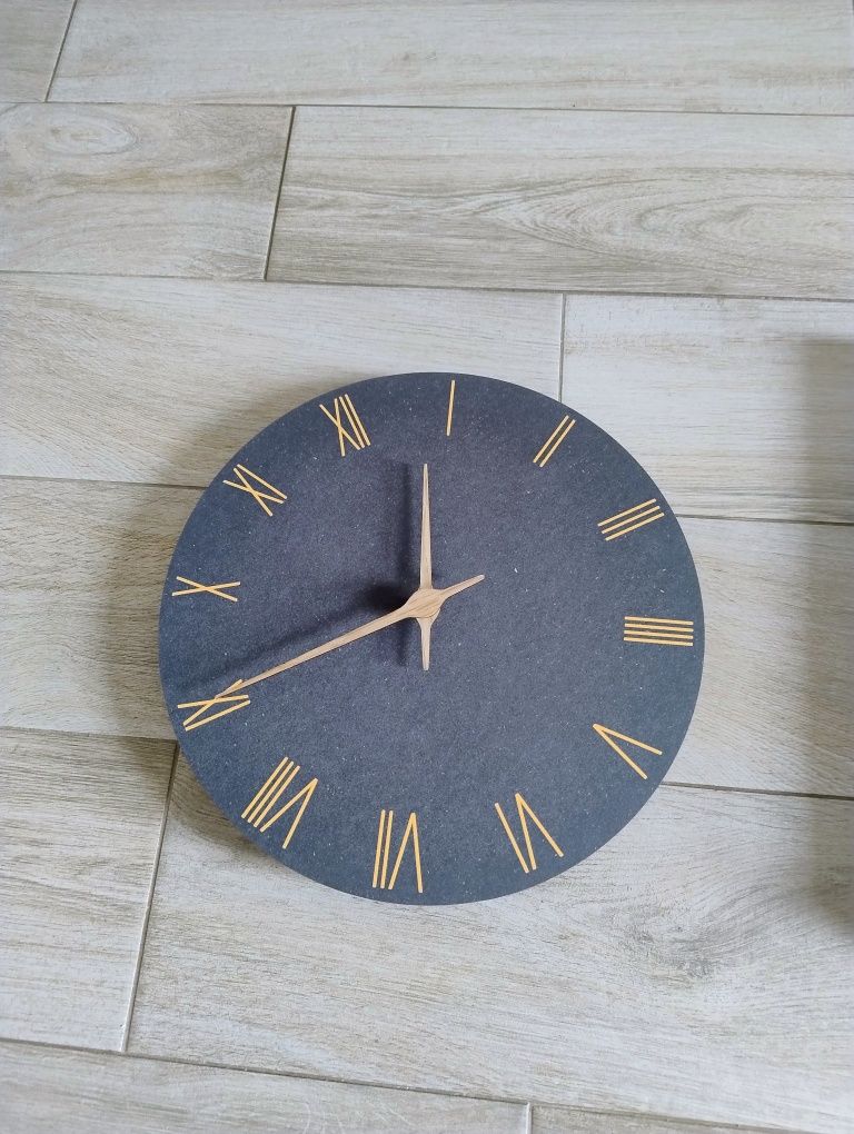Kwarcowy zegar ścienny drewno czarny MDF 30cm.