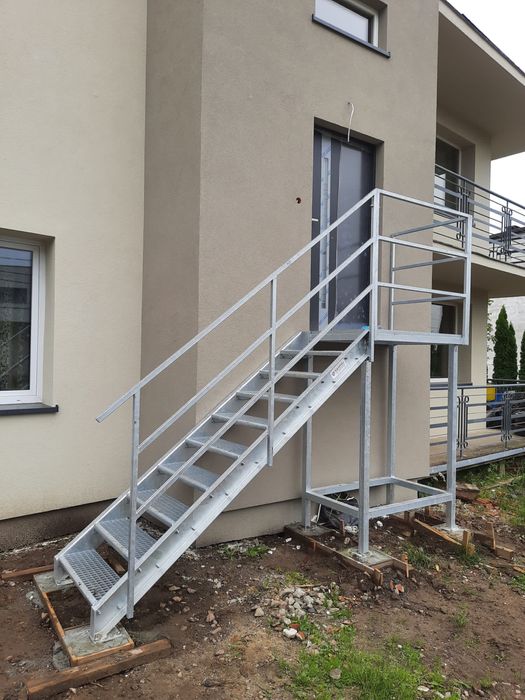 Schody ocynk metalowe stalowe techniczne kratownica