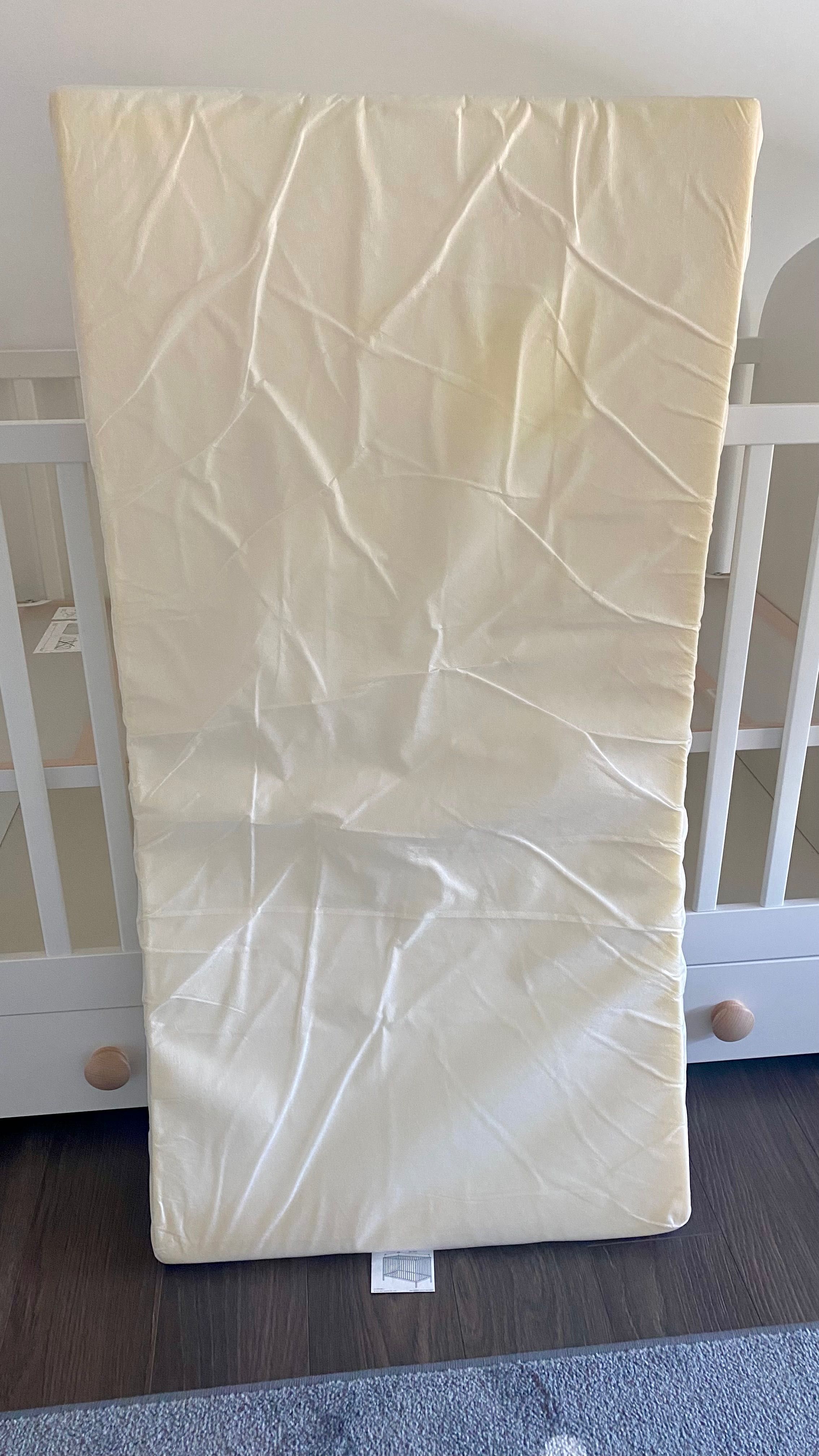 Berço + Colchão Ikea