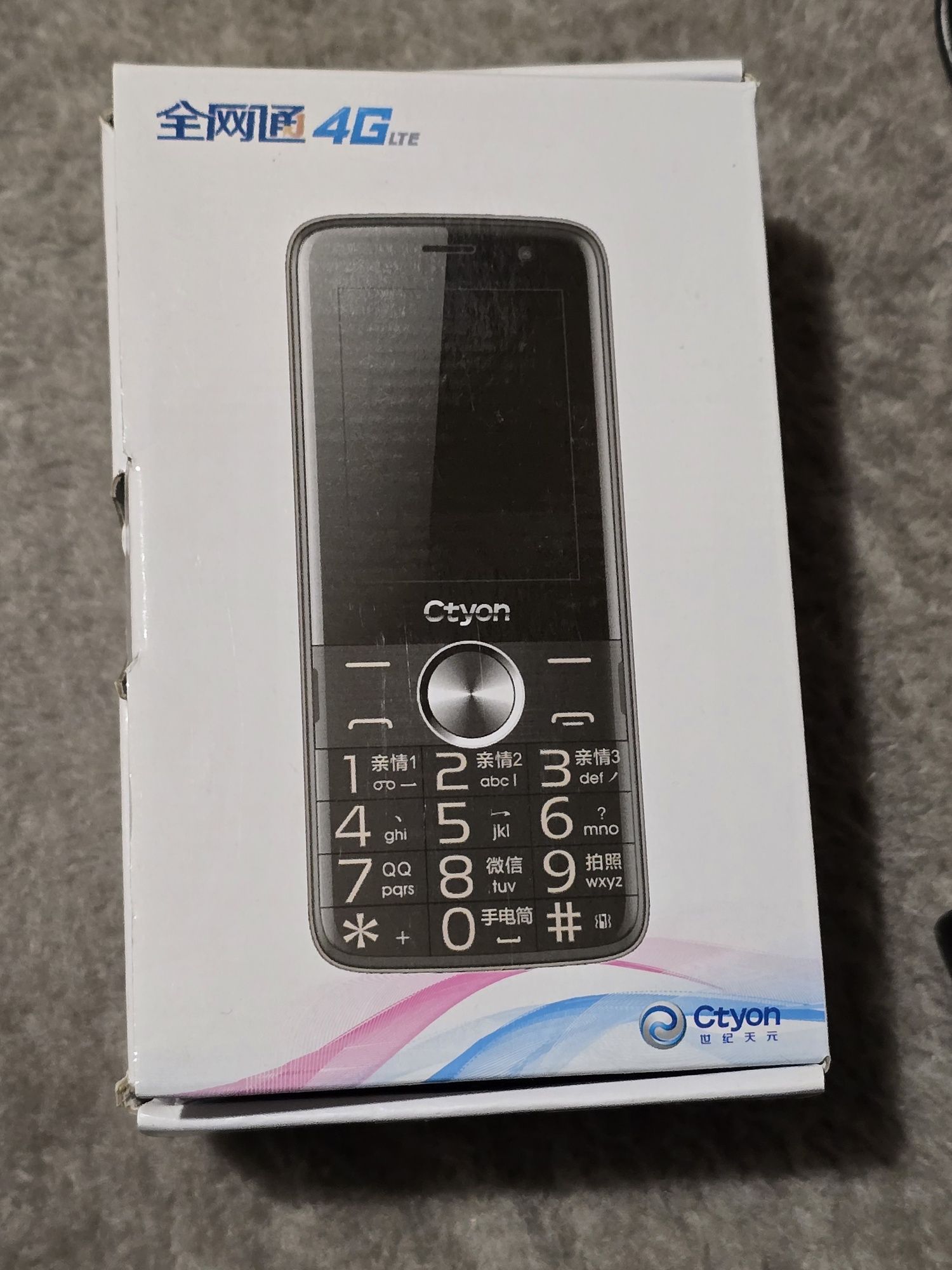 Telefon z androidem i 4G LTE - Ctyon CT06
