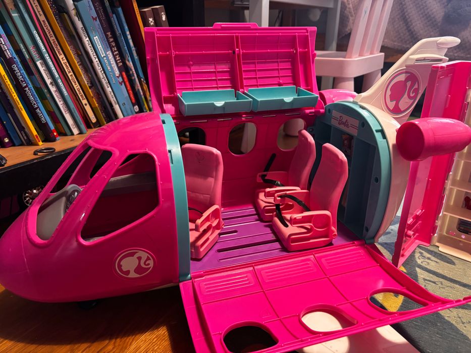 Samolot, szafy barbie