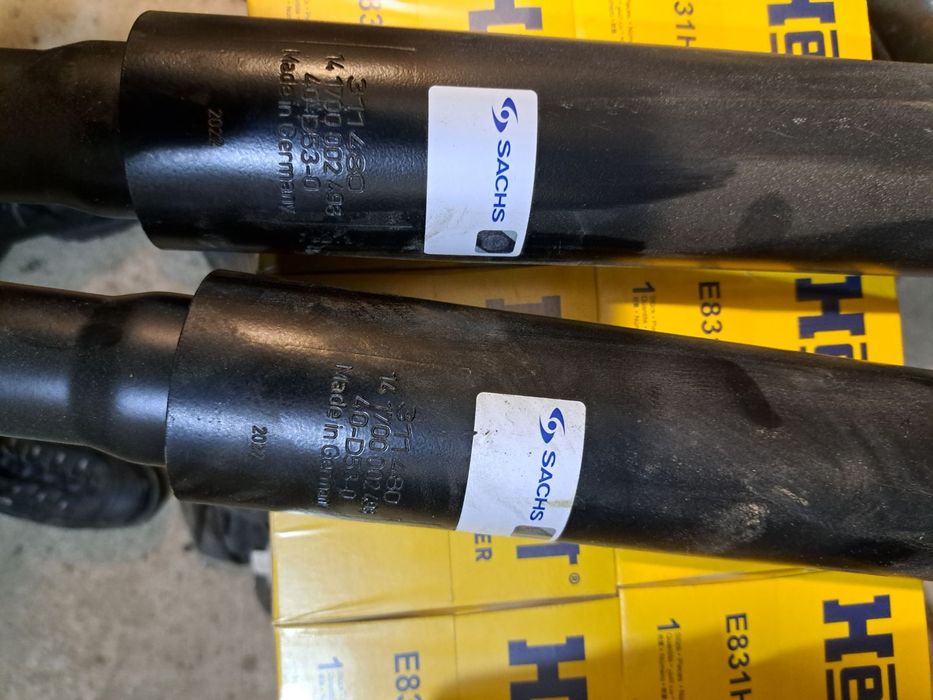 Передні амортизатори 311484.