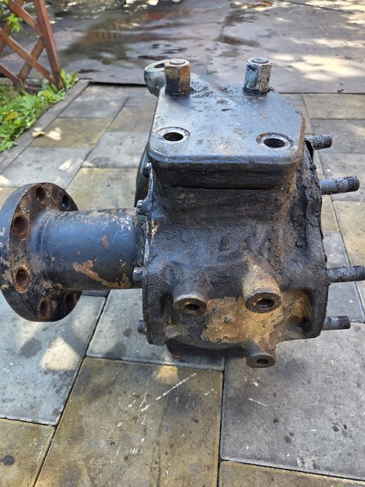 Поворотный кулак, шар, корпус кулака, цапфа, Краз 260