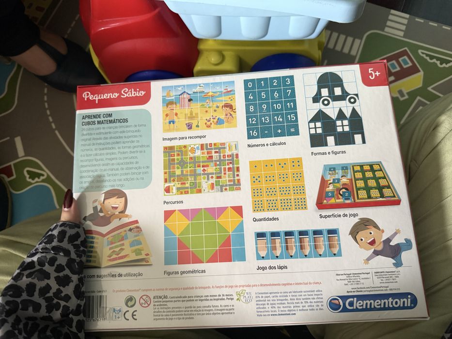 Jogo Educativo “Aprende com Cubos Matemáticos”