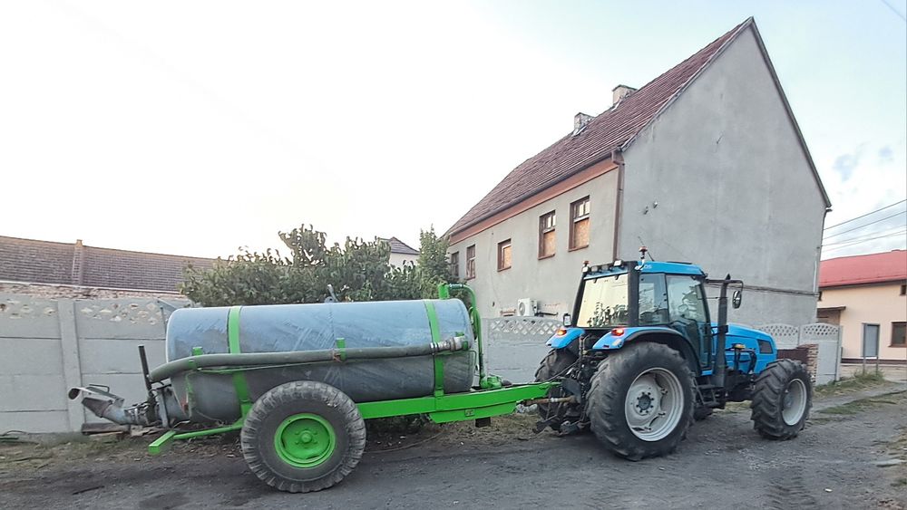 Wynajem ciagnika rolniczego Uslugi beczkowoz zamiatarka rebakiem