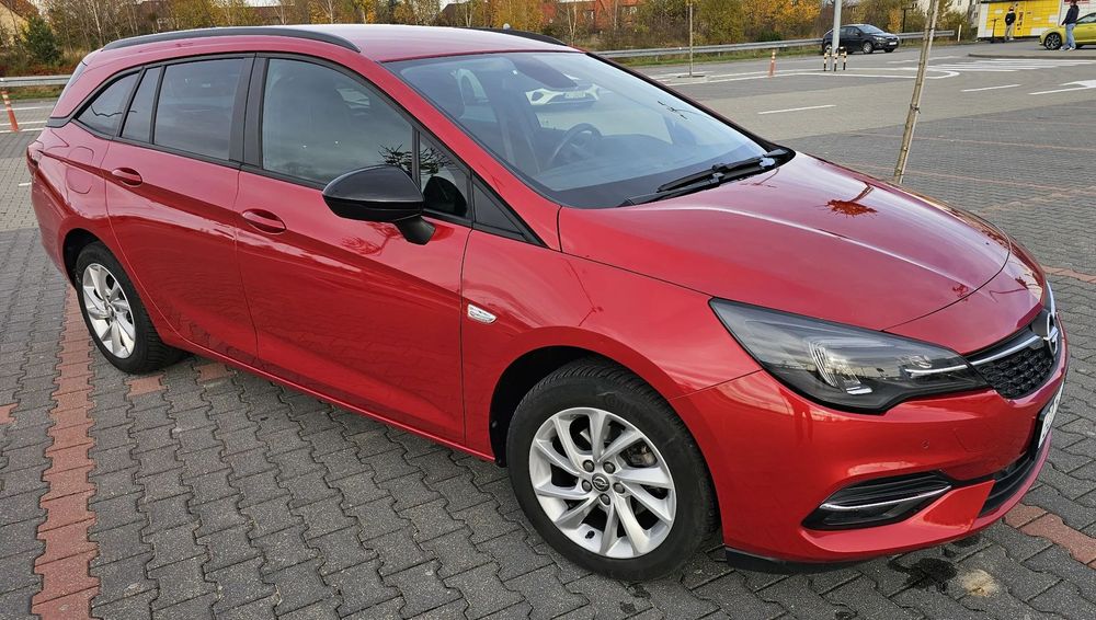Opel Astra Opel Astra 1.2 Turbo 145KM Start/Stop Sports Tourer Edition