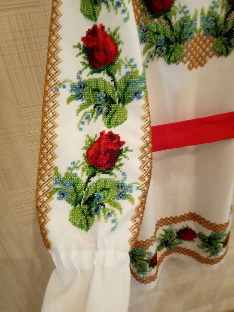 Плаття вишите бісером