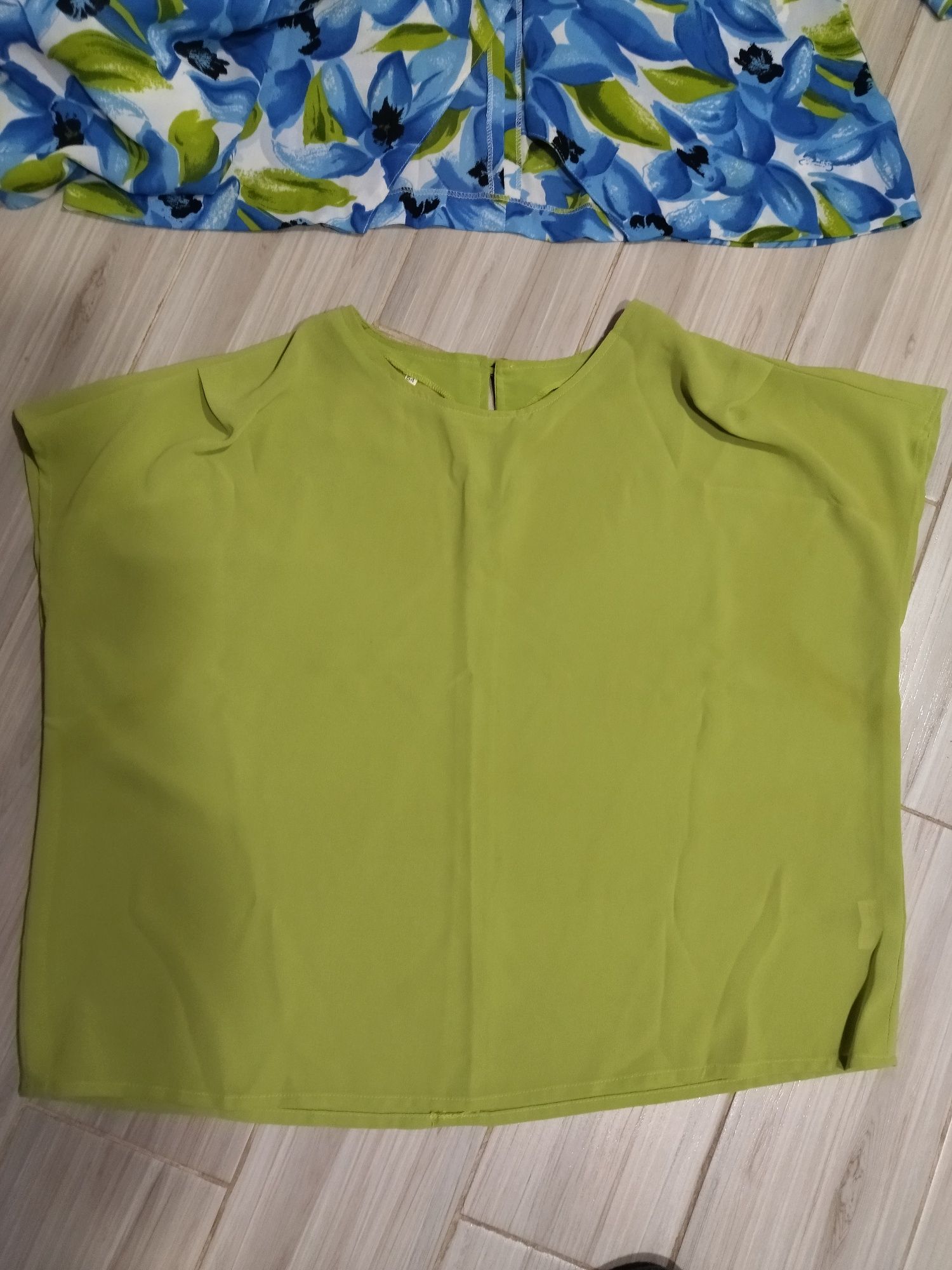 Костюм женский тройка(пиджак, юбка и блузка) размер 54