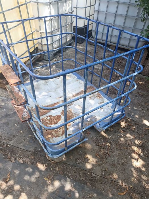 Емкость еврокуб бочка бак1000л. Каркас под бассейн  Переходники