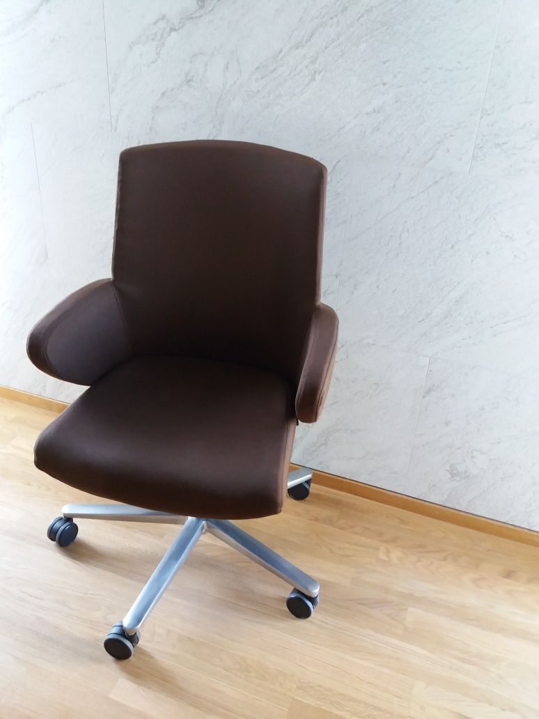 Fotel obrotowy ergonomiczny fotel biurowy