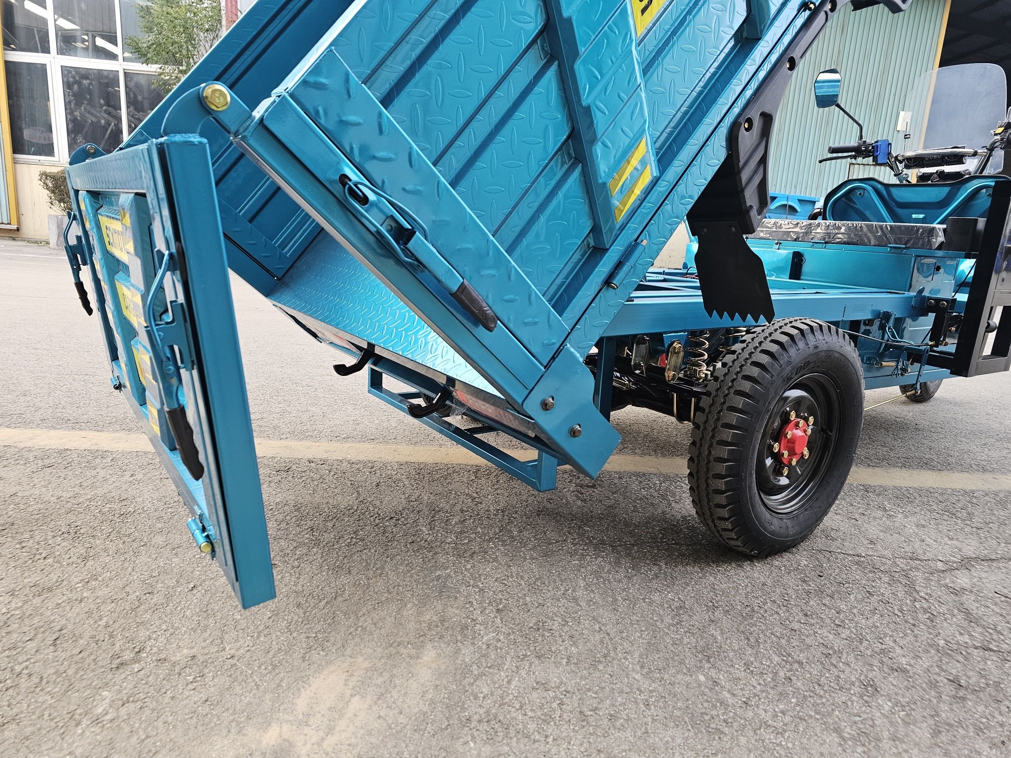 Трицикл ГІБРИДНИЙ 500км запас ходу. SokMoto CARGO