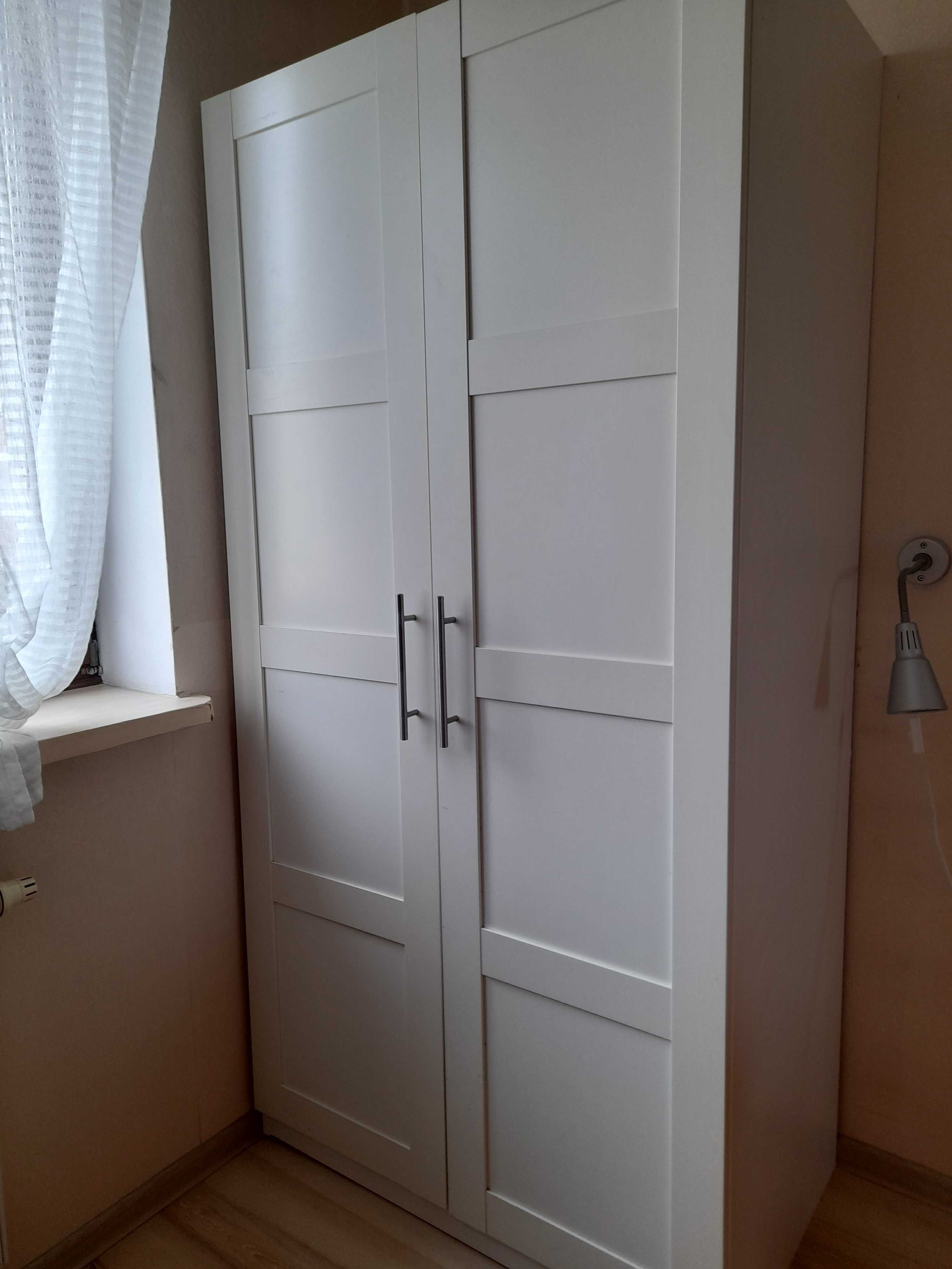 dwudrzwiowa szafa ikea biała zadbana