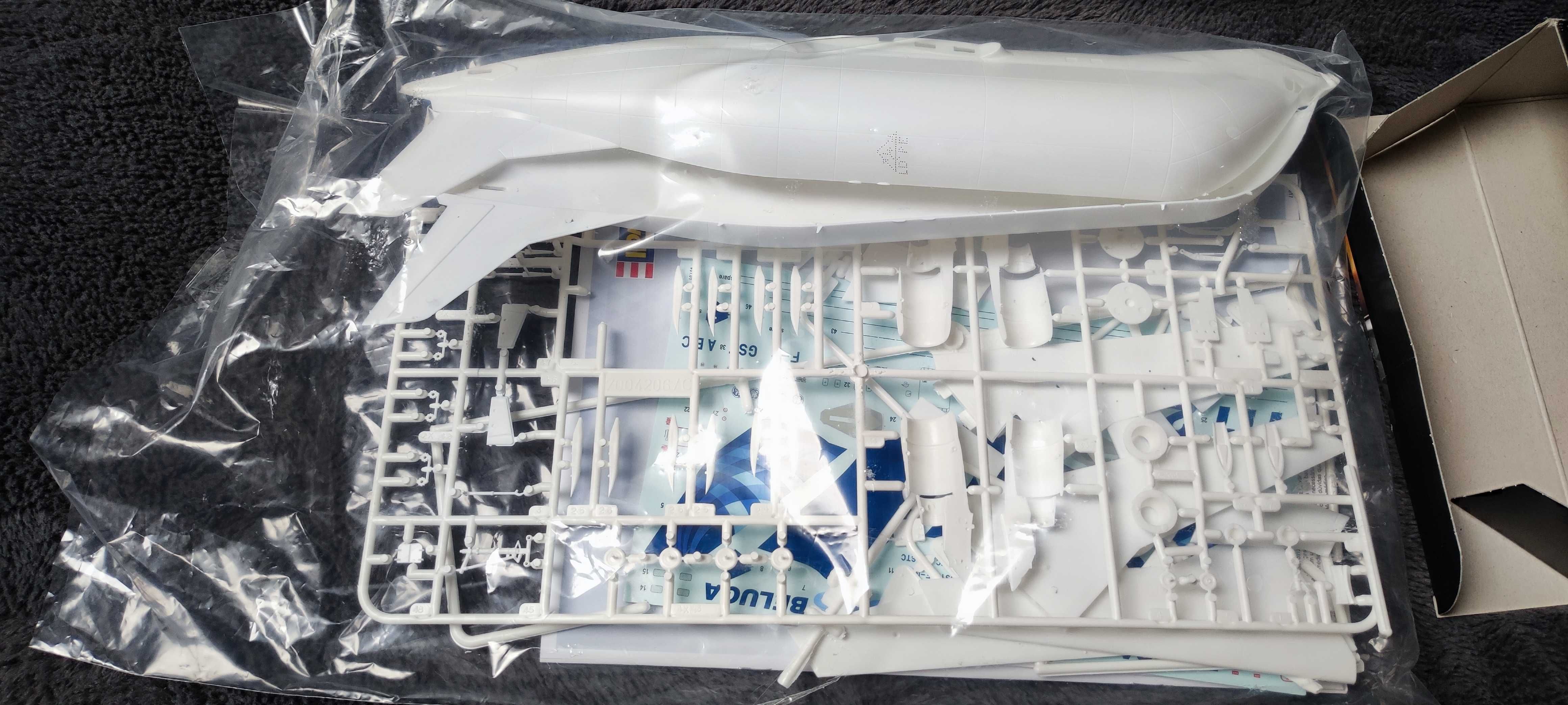 Model samolotu Airbus beluga A300-600st rewell klej gratis