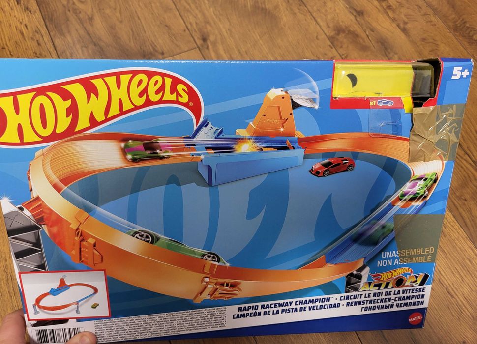 Sprzedam Hot wheels zestaw torów z wyrzutnią