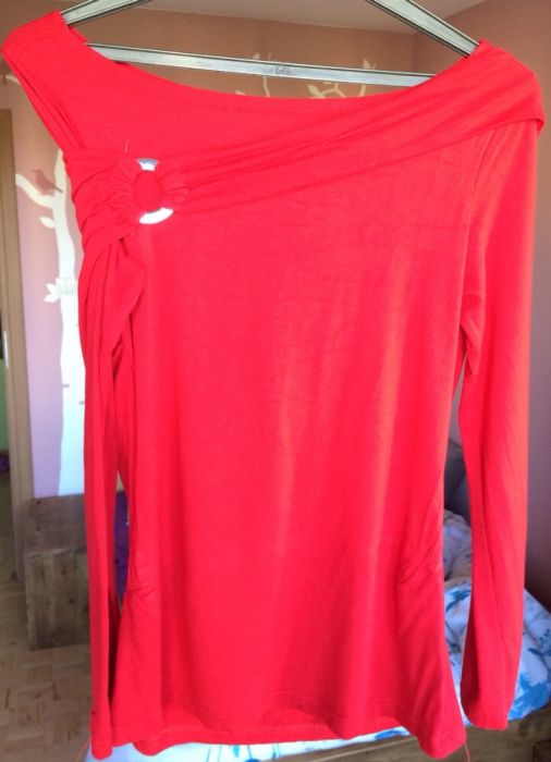 Elegancka czerwona bluzka rozmiar S