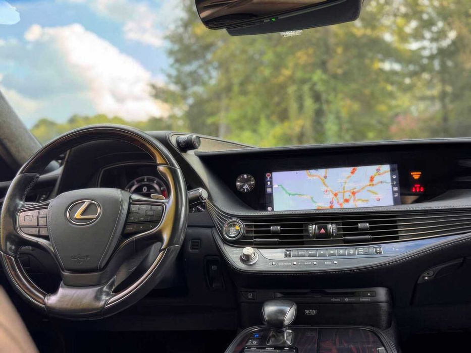Lexus LS 500      2018