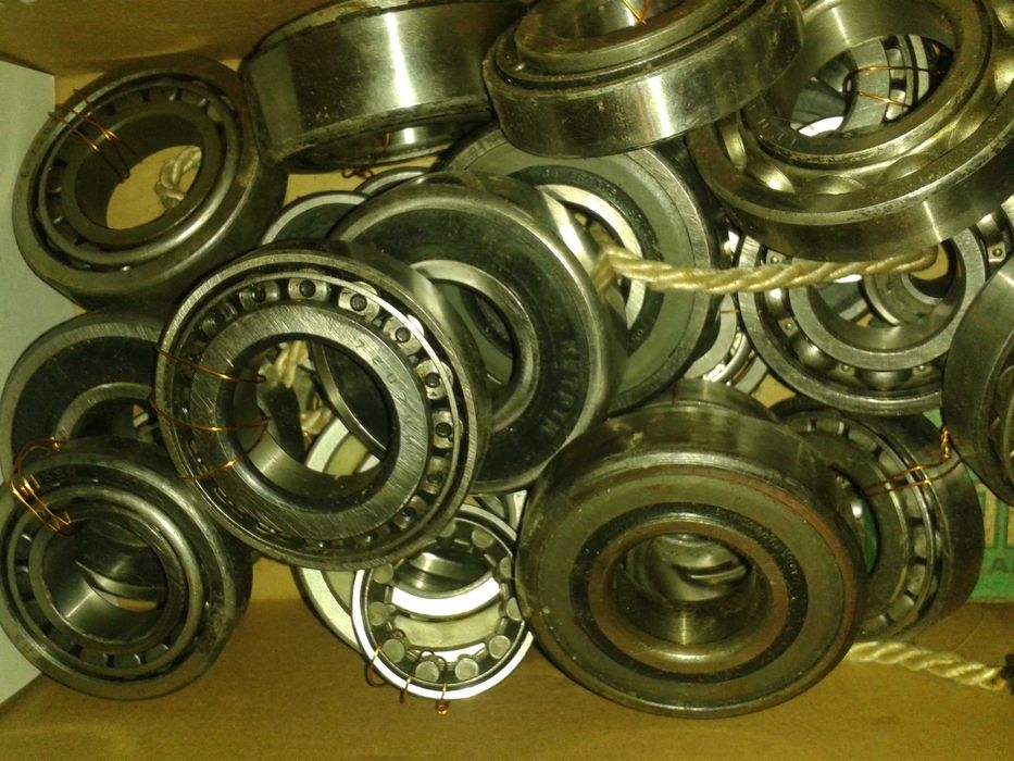 Подшипники для автомобиля Москвич .