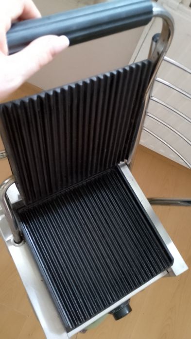 Grill opiekacz ryflowany do hot dog, tortilli,kebab