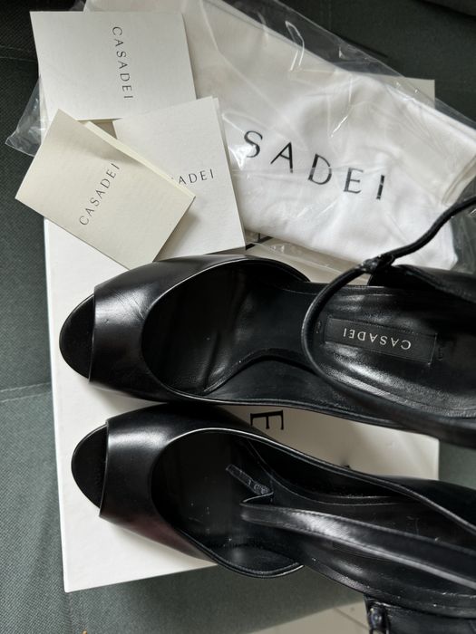 Босоніжки (босоножки) casadei