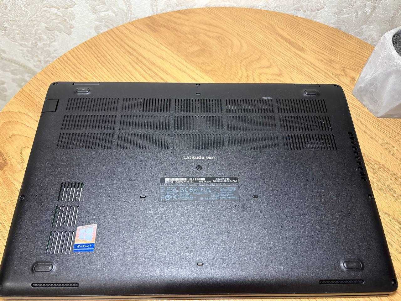 Ноутбук Dell Precision 5400 14 "FHD IPS/i7-8665/8 DDR4/256ssd/підсвітк