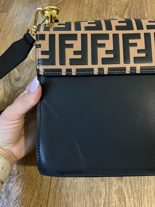 Гарна сумочка Fendi