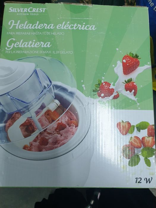 Máquina de fazer gelados nova embalada