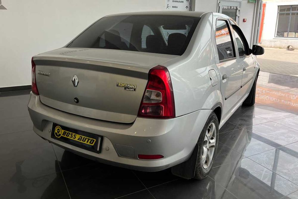 Renault Logan 2010