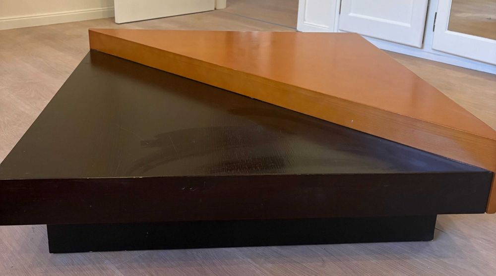 Mesa de centro para a sala em madeira maciça