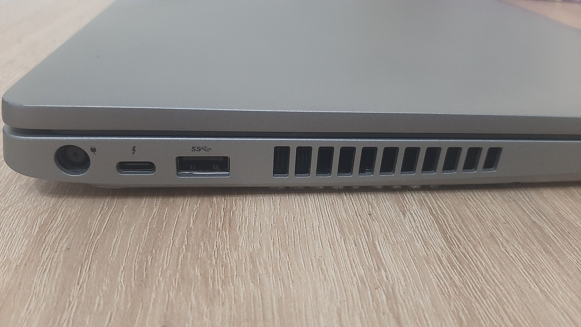 Dell Precision 3551, i7-10850H, 16GB DDR4, SSD 255GB, Quadro,