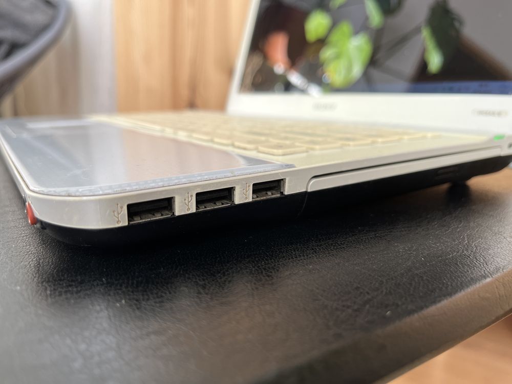 Sony Vaio PCG-61211M i3 SSD 120GB 14 cali Win 10 dla ucznia i studenta