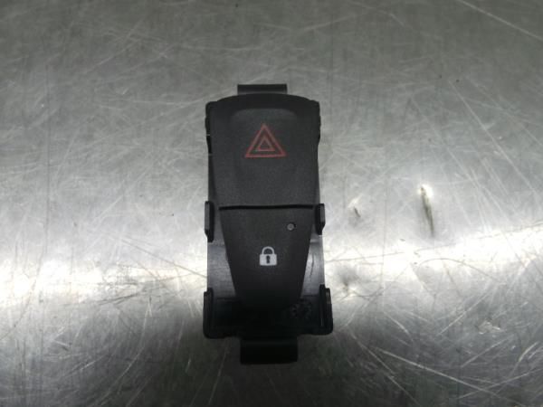 Botão / interruptor 4 piscas DACIA Sandero II (5S_)