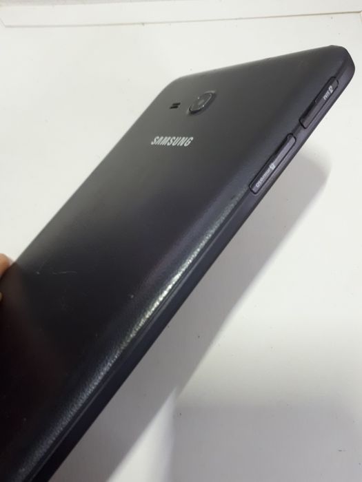 Планшет Samsung Tab 3 Lite