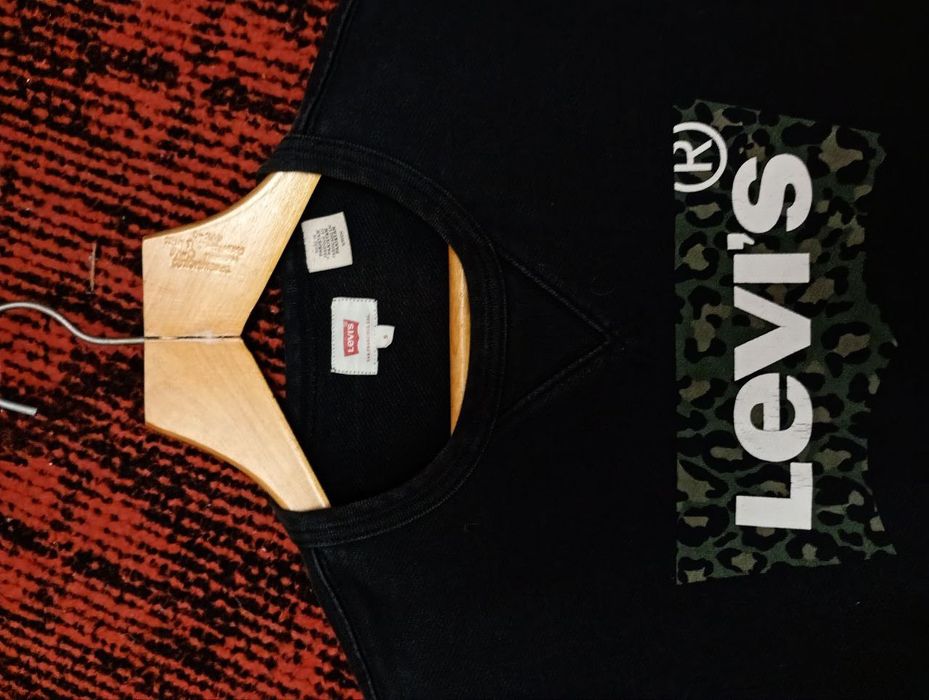 Кофта Levi's в чудовому стані