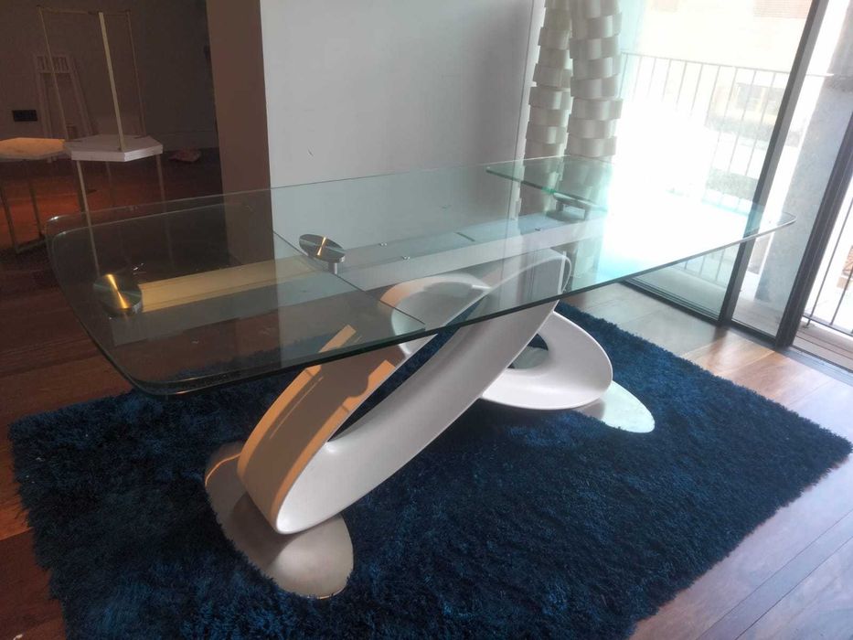 Modern Dining table