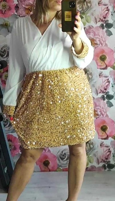 Elegancks cekinowa sukienka plussize 46