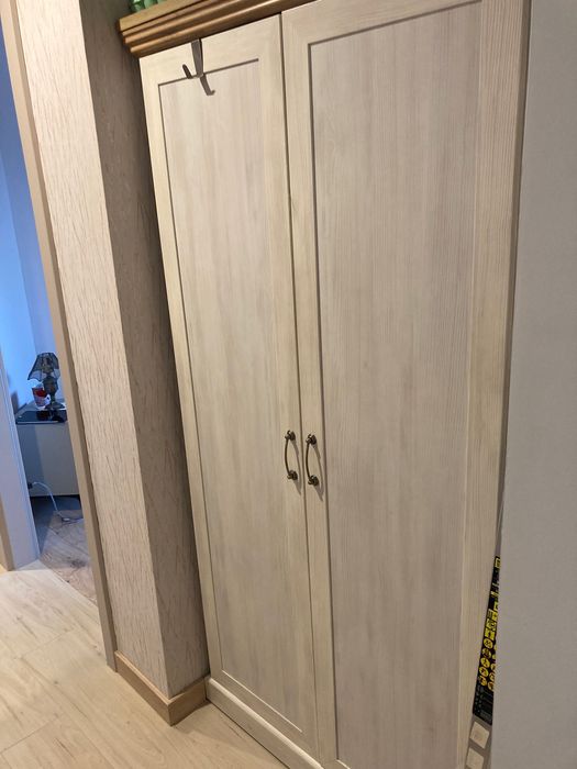 Sprzedam szafę. Pilnie.