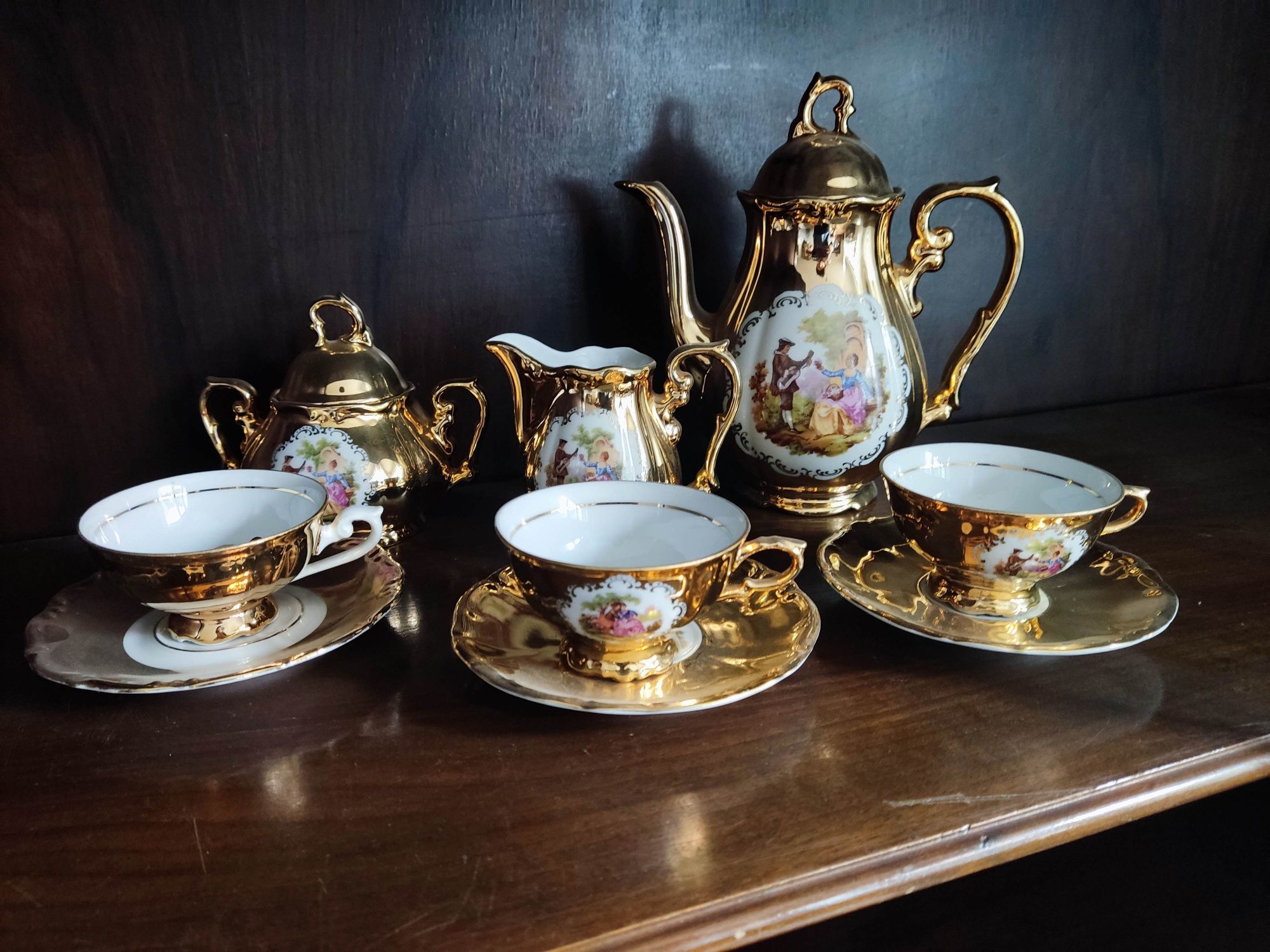 Zestaw porcelanowy