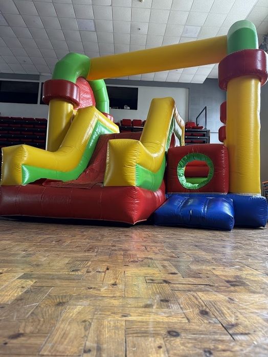 Insuflável Pula Pula com Escorrega