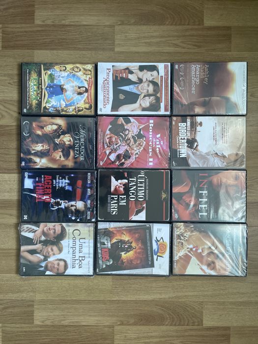 Lote de 91 DVDs e alguns celados