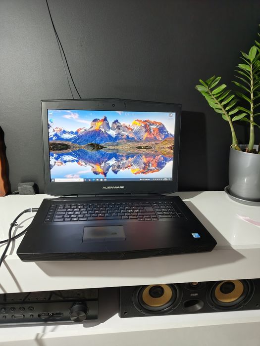 Ігровий ноутбук dell Alienware 18 / i7 4800 MQ /16/SSD/17,3 fullHD IPS