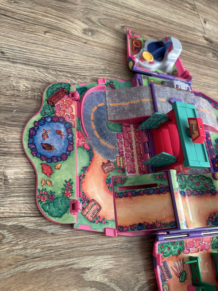 1995 Galoob Pound Puppies Van Bus Circus Playground Playset