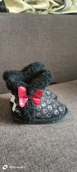 Взуття на дівчинку