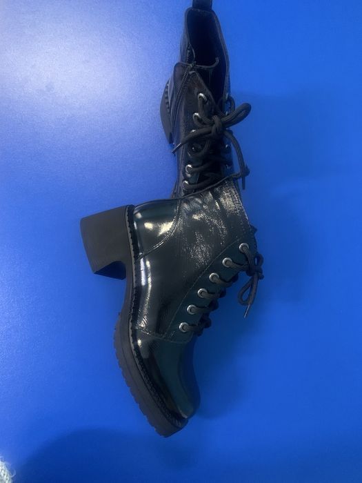 Лакові Черевики демисезонні.